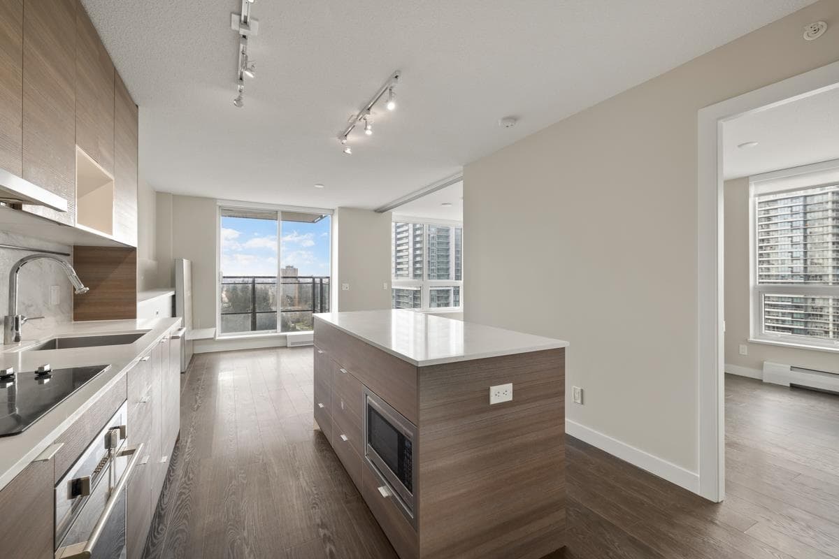 2202 - 13398 104 Avenue, Surrey, V3T 1V6 — photo 1