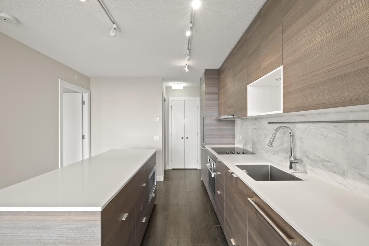 2202 - 13398 104 Avenue, Surrey, V3T 1V6 — photo 4