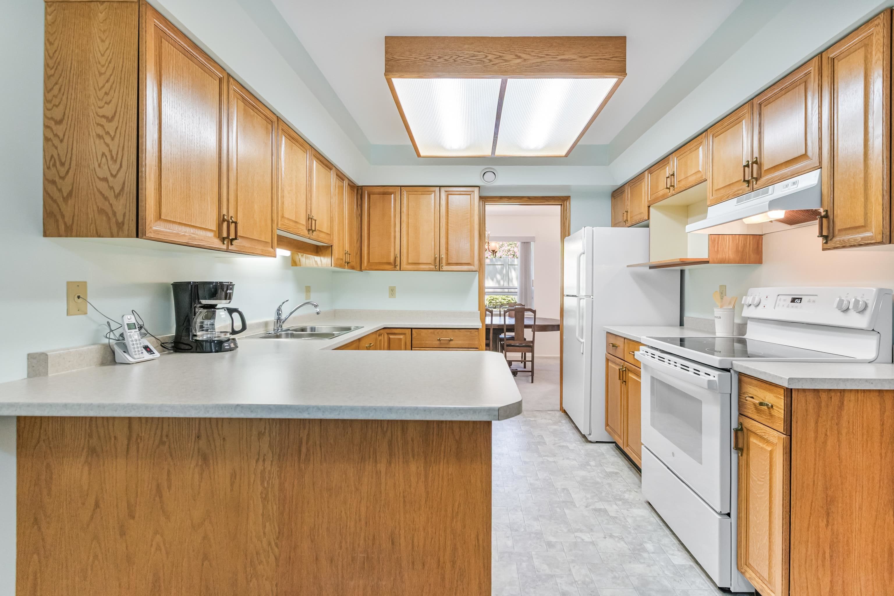 107 - 16350 14 Avenue, Surrey, V4A 8J7 — photo 4