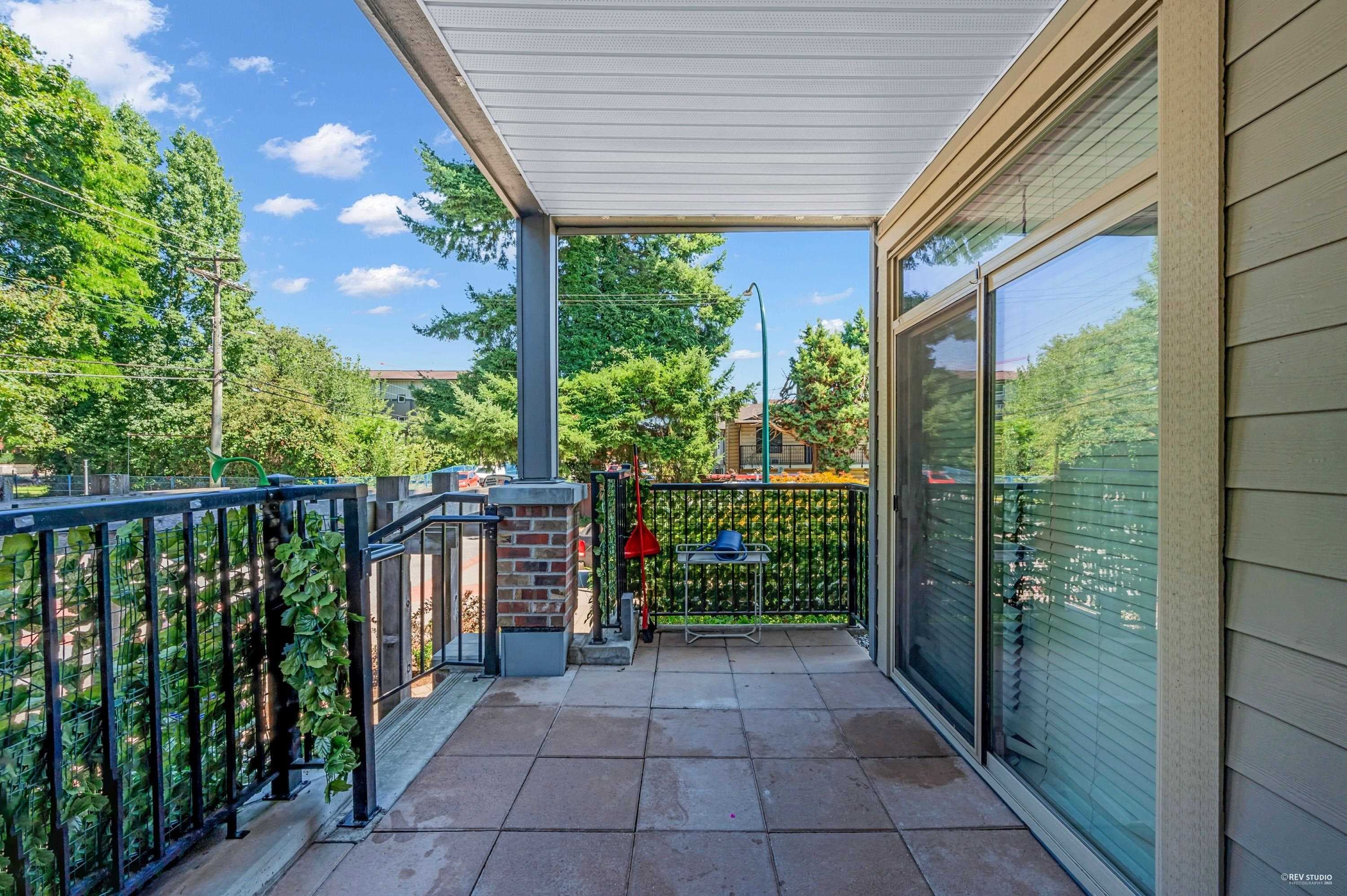 101 - 2436 Kelly Avenue, Port Coquitlam, V3C 0G9 — photo 2