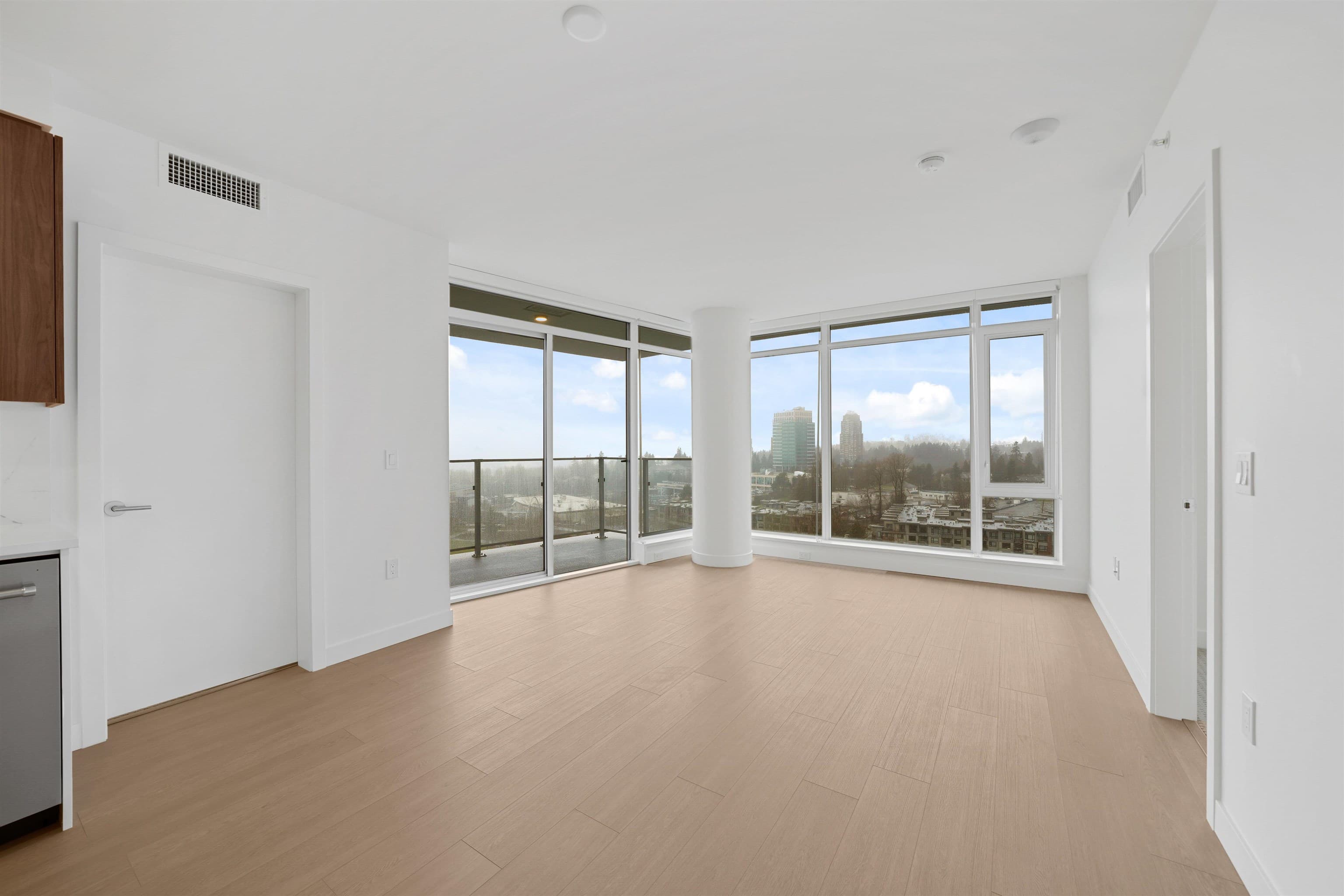 1601 - 7683 Park Crescent, Burnaby, V3N 0J4 — photo 2
