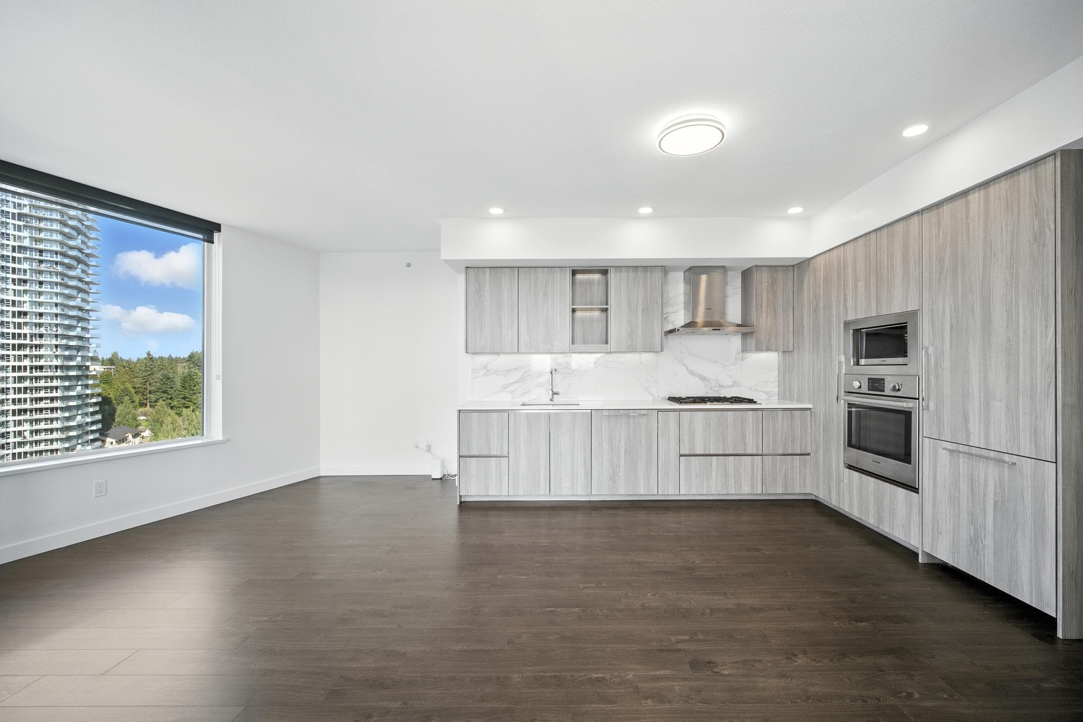 1504 - 9887 Whalley Boulevard, Surrey, V3T 0P4 — photo 4