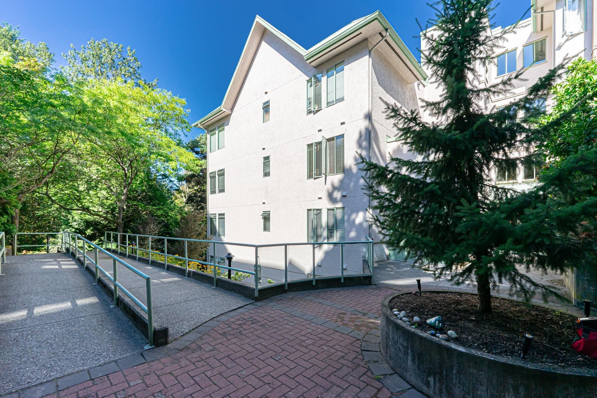 310 - 6737 Station Hill Court, Burnaby, V3N 4V2 — photo 1