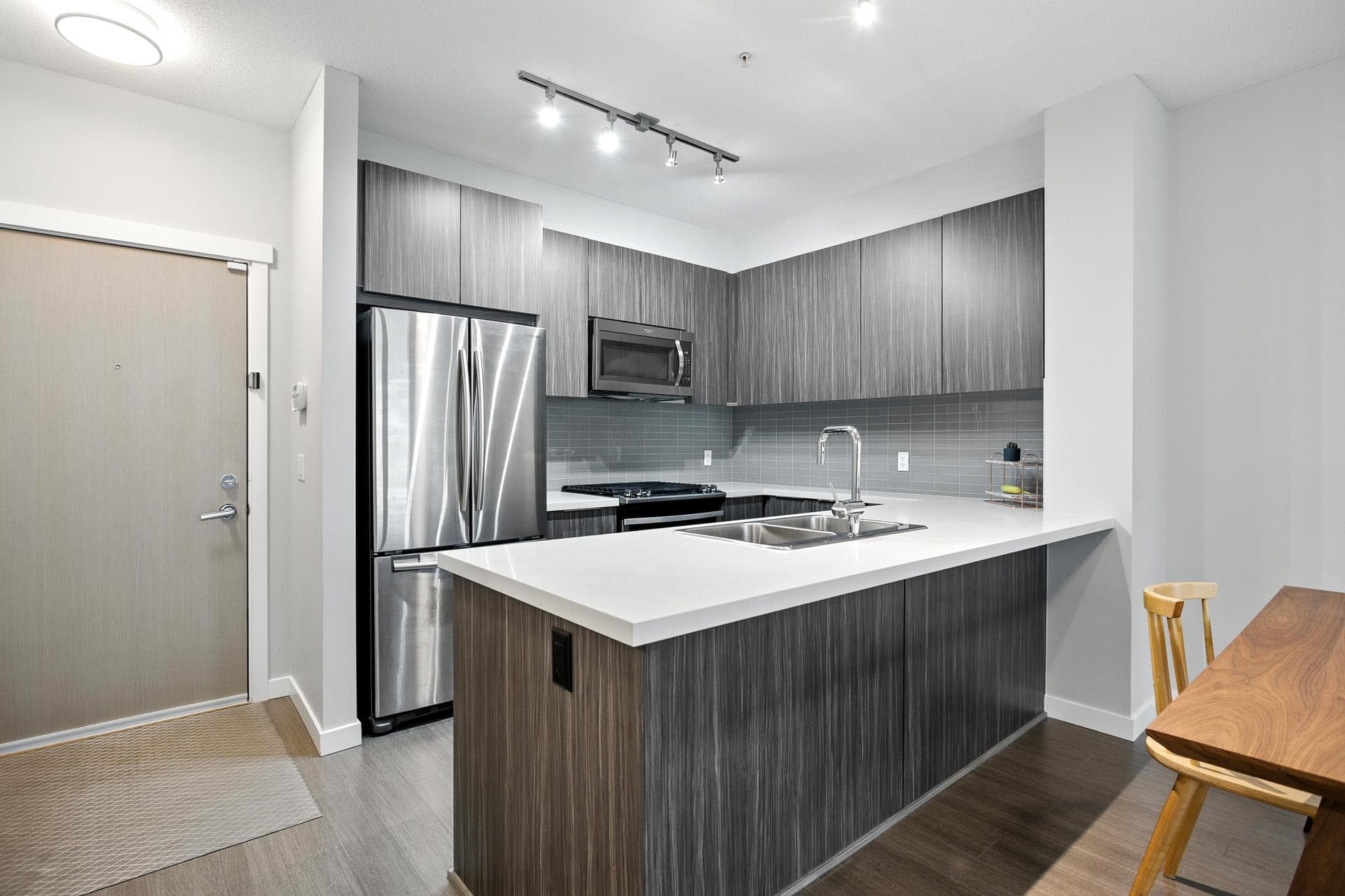 104 - 607 Cottonwood Avenue, Coquitlam, V3J 0H1 — photo 3