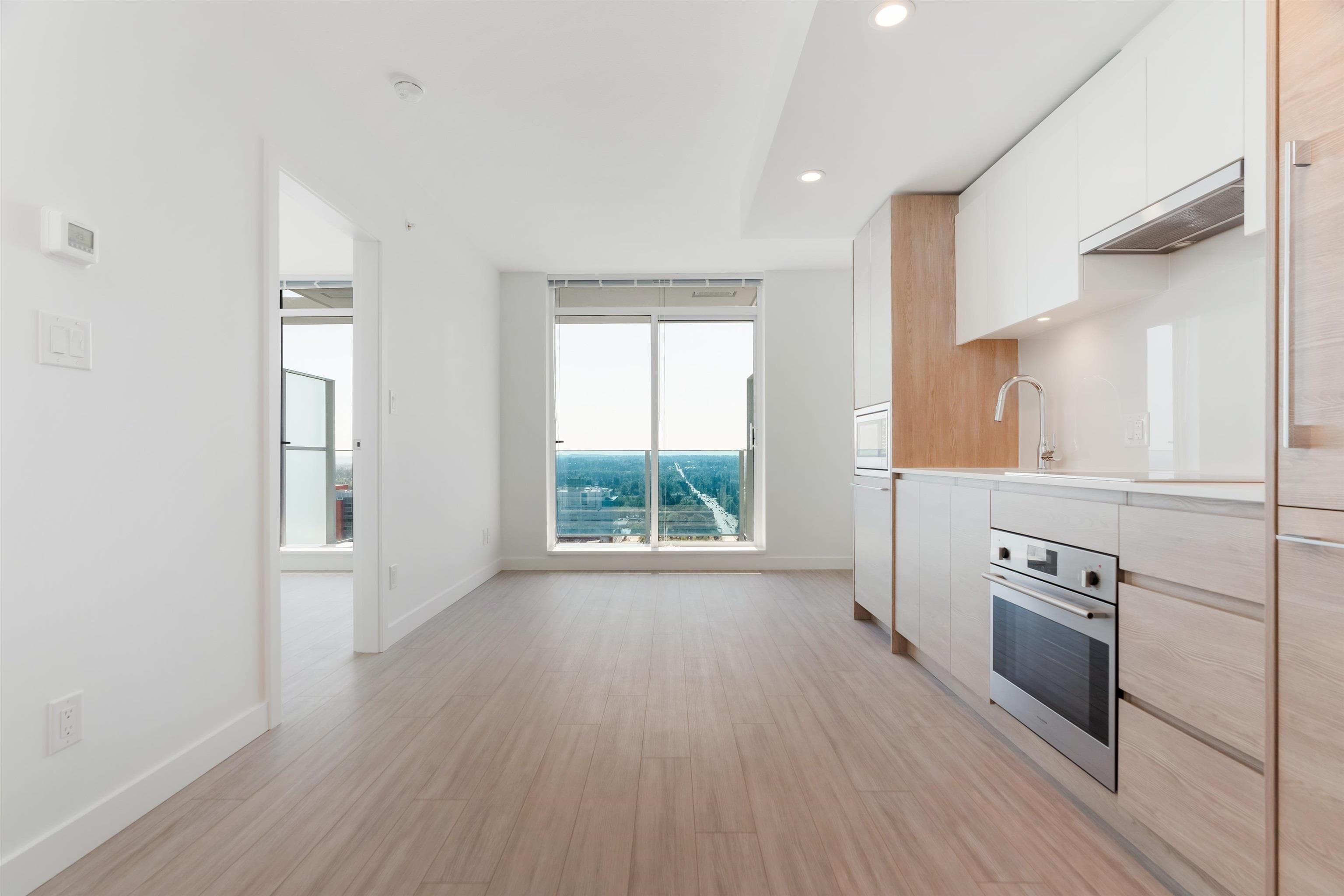 2301 - 13615 Fraser Highway, Surrey, V3T 0P7 — photo 1