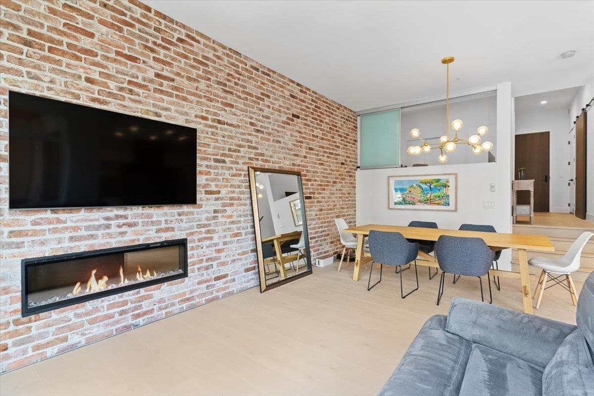 319 - 300 Salter Street, New Westminster, V3M 0L9 — photo 2