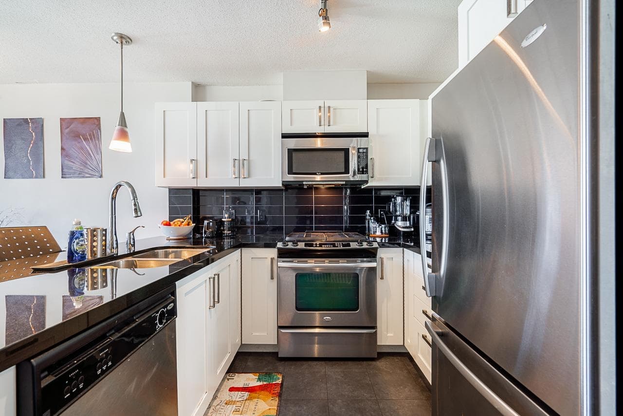 2305 - 2133 Douglas Road, Burnaby, V5C 0E9 — photo 3