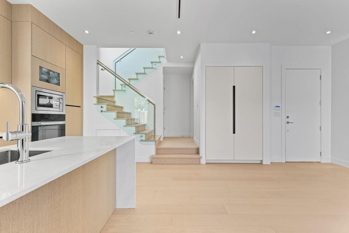 2 - 1315 W 64th Avenue, Vancouver, V6P 2M9 — photo 3
