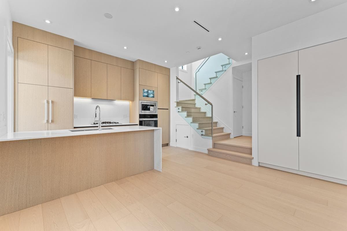 2 - 1315 W 64th Avenue, Vancouver, V6P 2M9 — photo 4