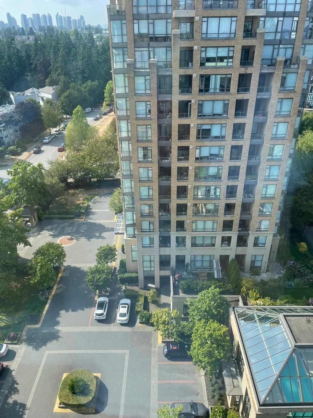 1404 - 7388 Sandborne Avenue, Burnaby, V3N 5C4 — photo 2