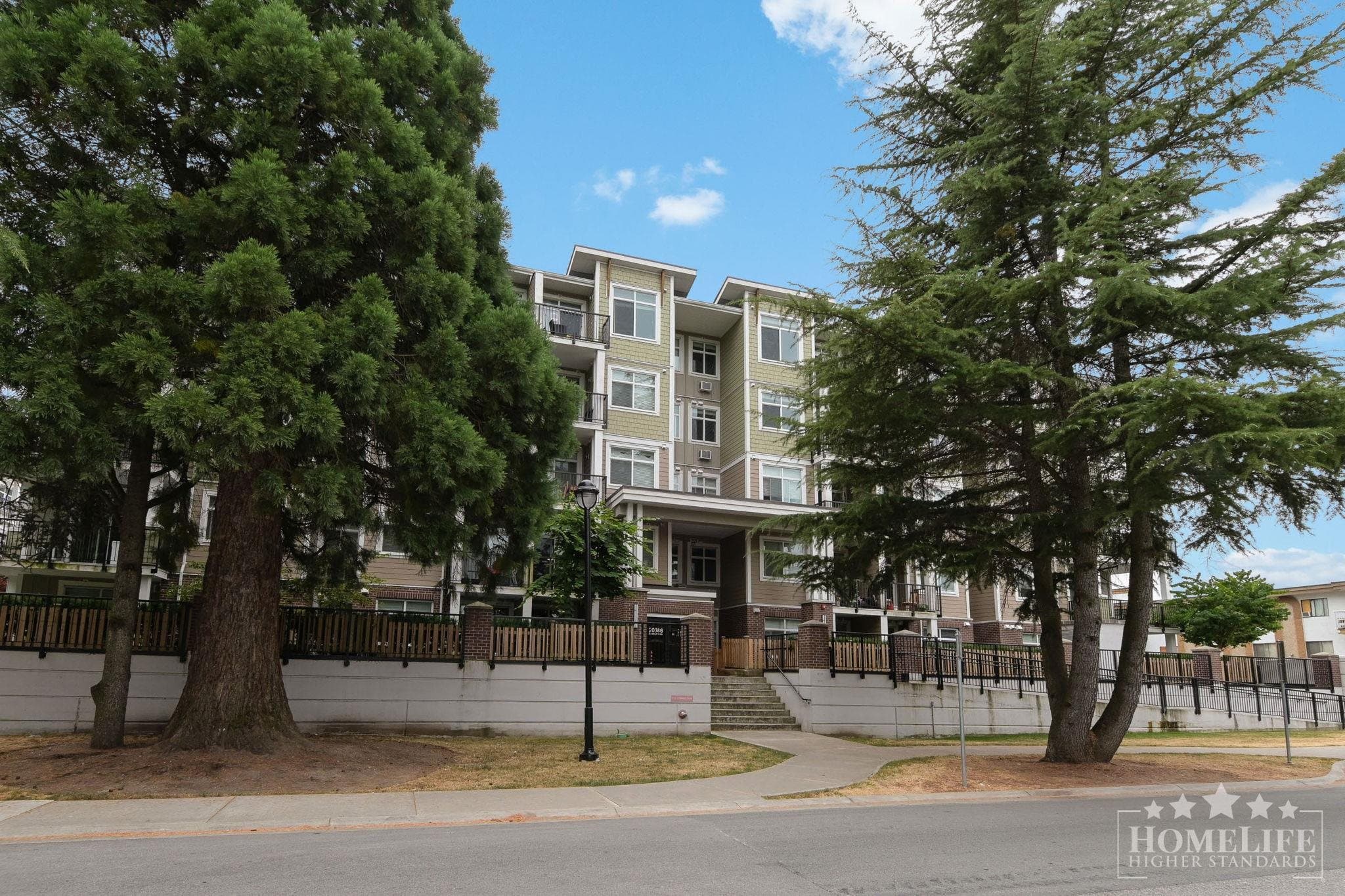104 - 20686 Eastleigh Crescent, Langley, V3A 0M4 — photo 1