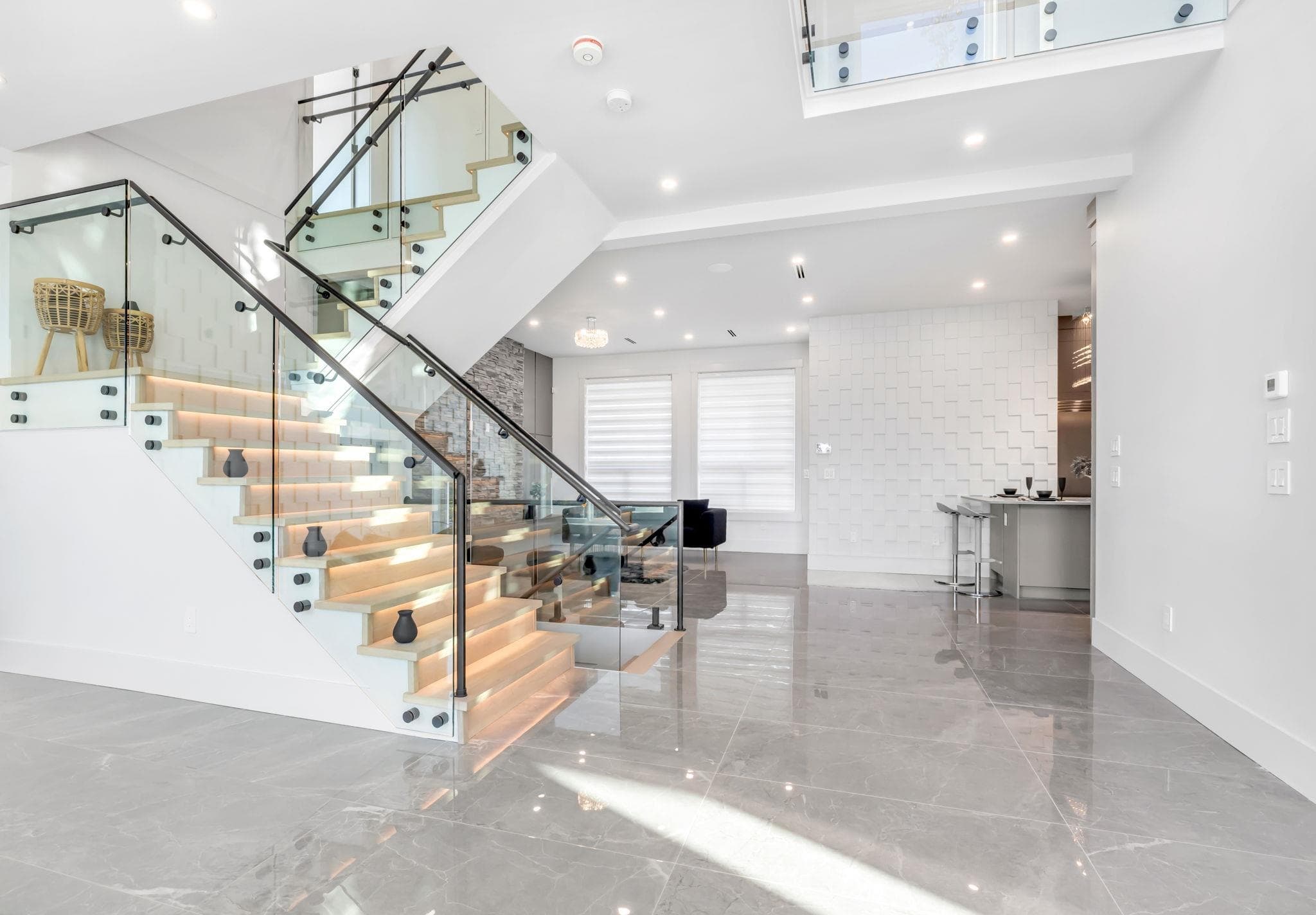 16059 9a Avenue, Surrey, V4A 4W5 — photo 3