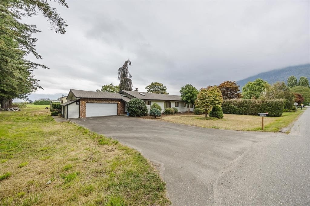 38531 Old Yale Road, Abbotsford, V3G 1X4 — photo 2