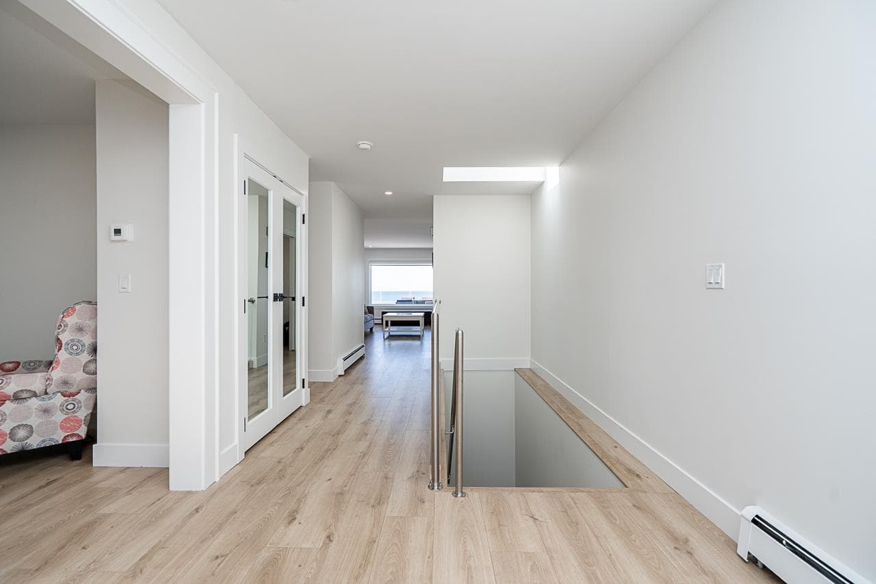 15452 Victoria Avenue, White Rock, V4B 1H3 — photo 4