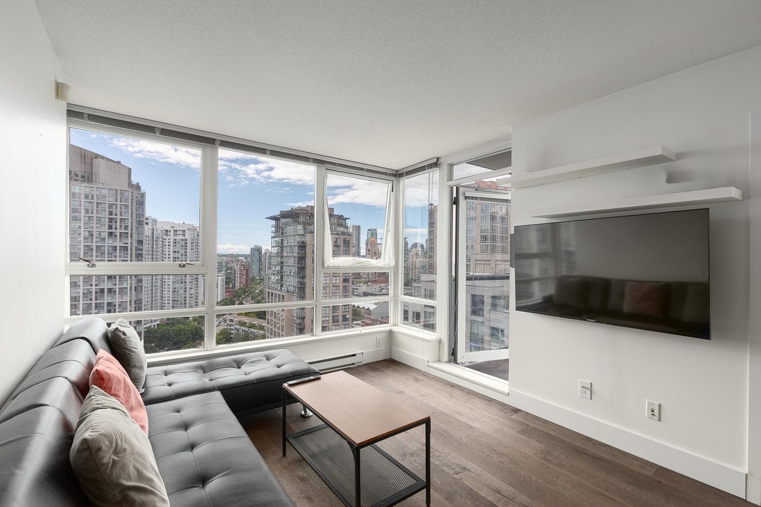 2710 - 928 Beatty Street, Vancouver, V6Z 3G6 — photo 2