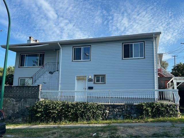 7592 Fraser Street, Vancouver