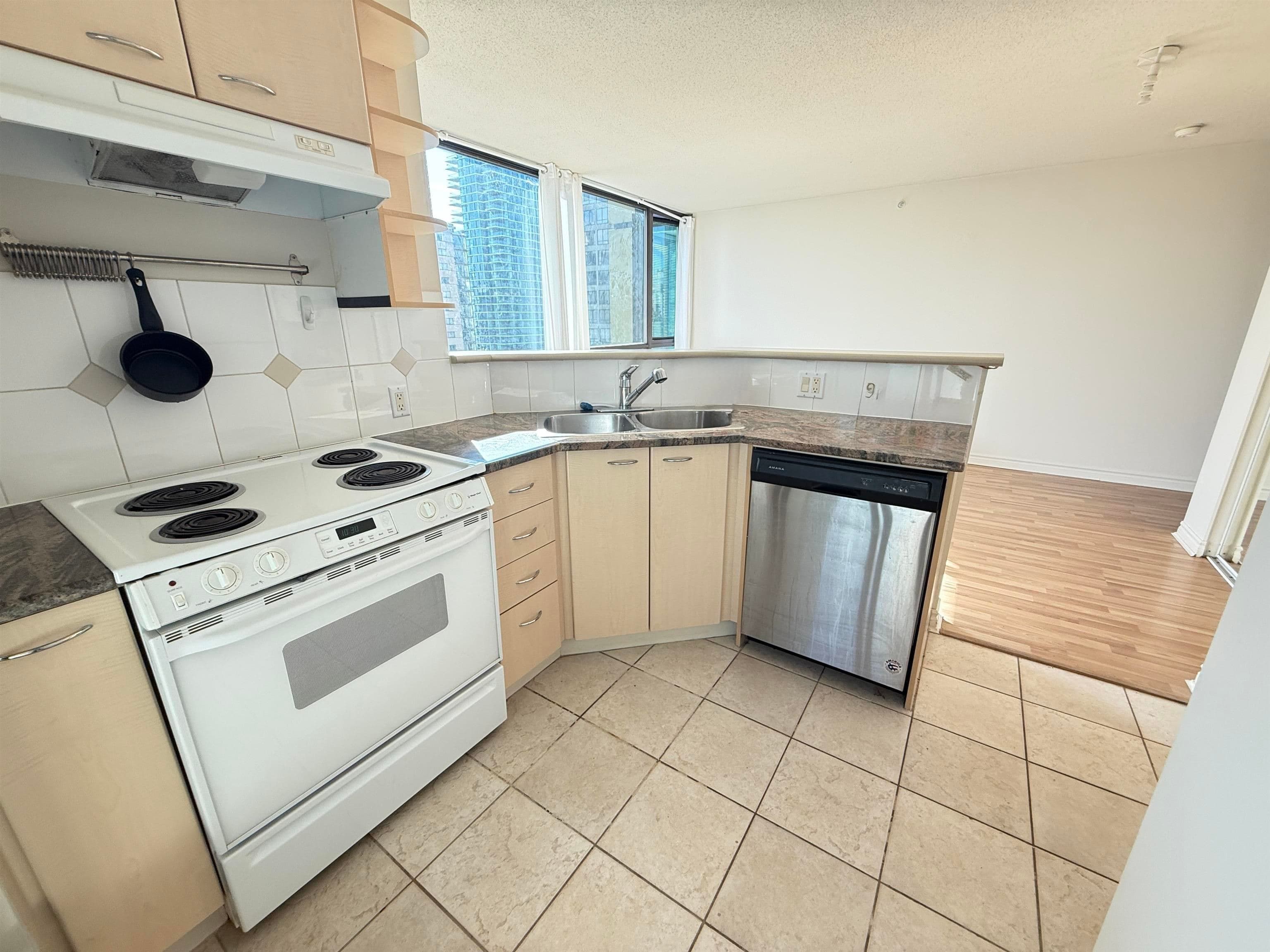 1010 - 1331 Alberni Street, Vancouver, V6E 4S1 — photo 3