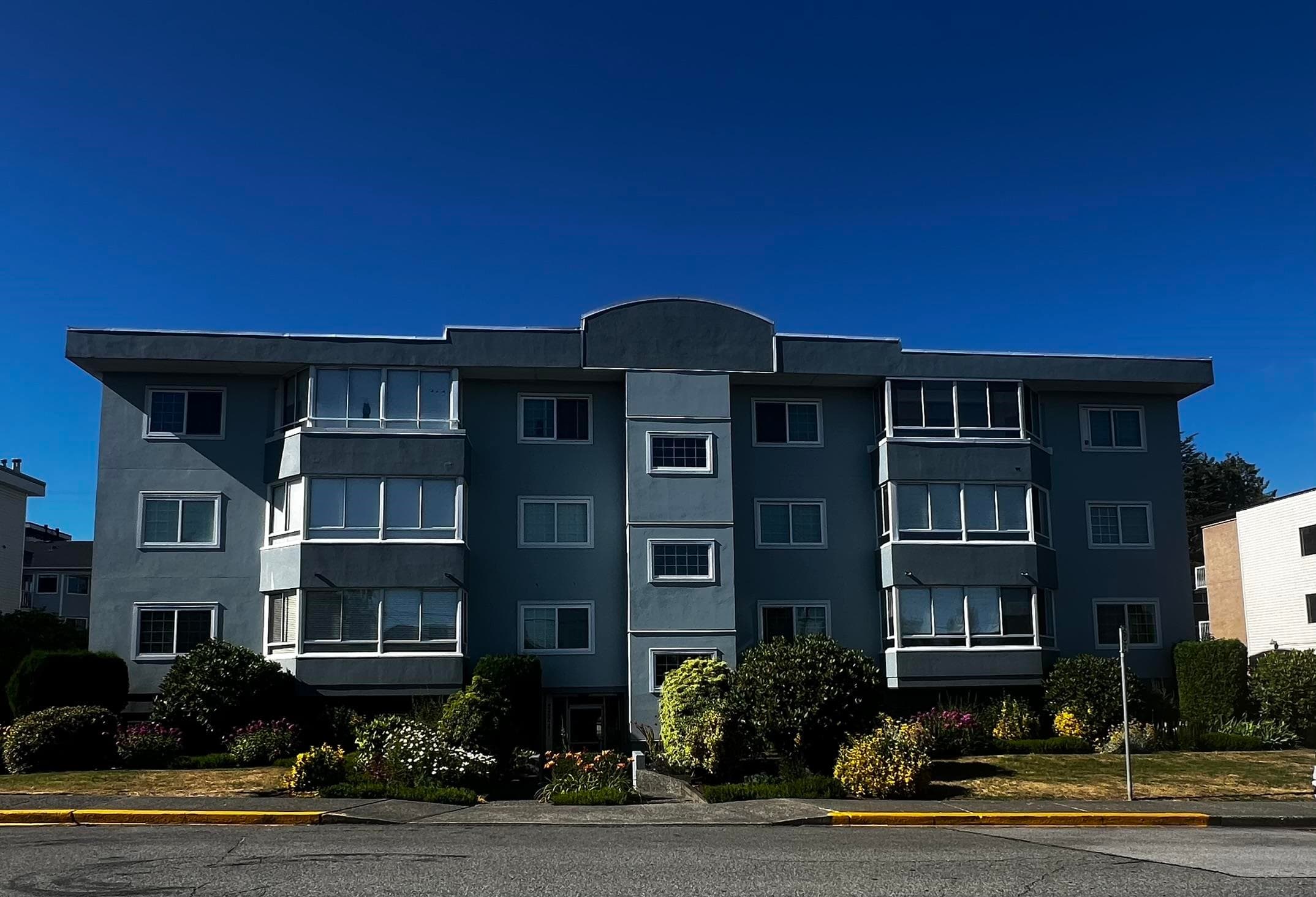 101 - 22241 Selkirk Avenue, Maple Ridge, V2X 2X4 — photo 2