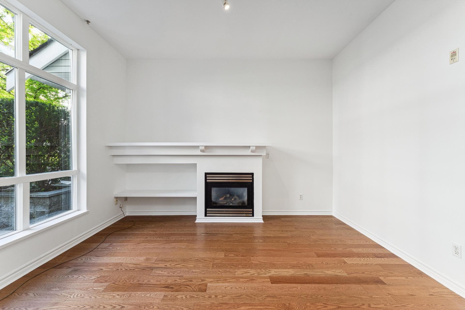 1 - 995 Lynn Valley Road, North Vancouver, V7J 1Z6 — photo 5