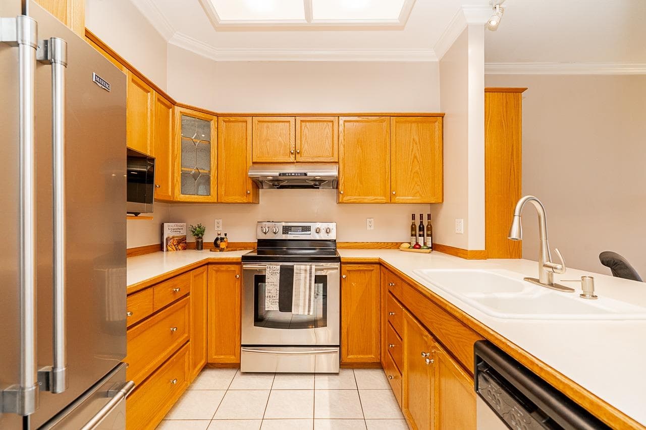 201 - 25 Richmond Street, New Westminster, V3L 5P9 — photo 5