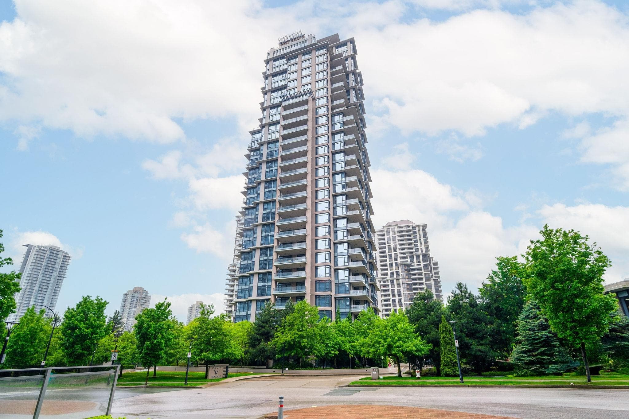 207 - 2077 Rosser Avenue, Burnaby, V5C 0G6 — photo 2