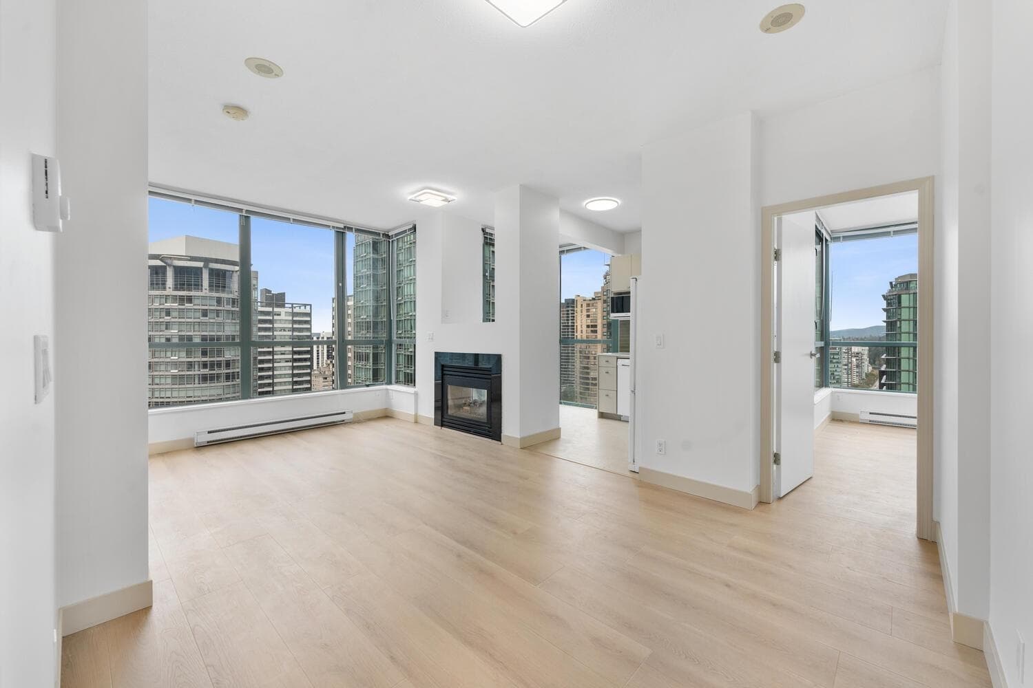 2204 - 1239 W Georgia Street, Vancouver, V6E 4R8 — photo 3
