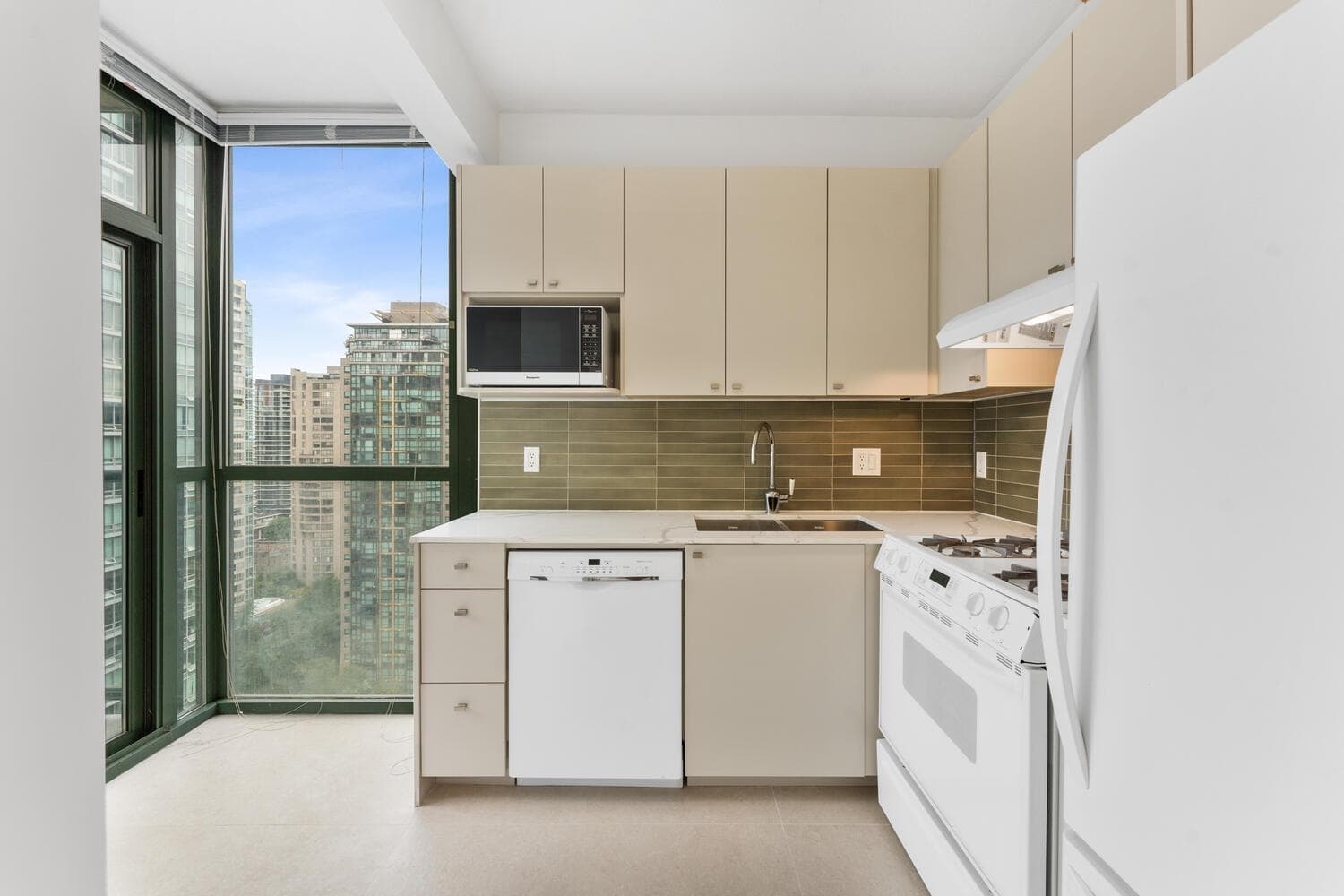 2204 - 1239 W Georgia Street, Vancouver, V6E 4R8 — photo 5