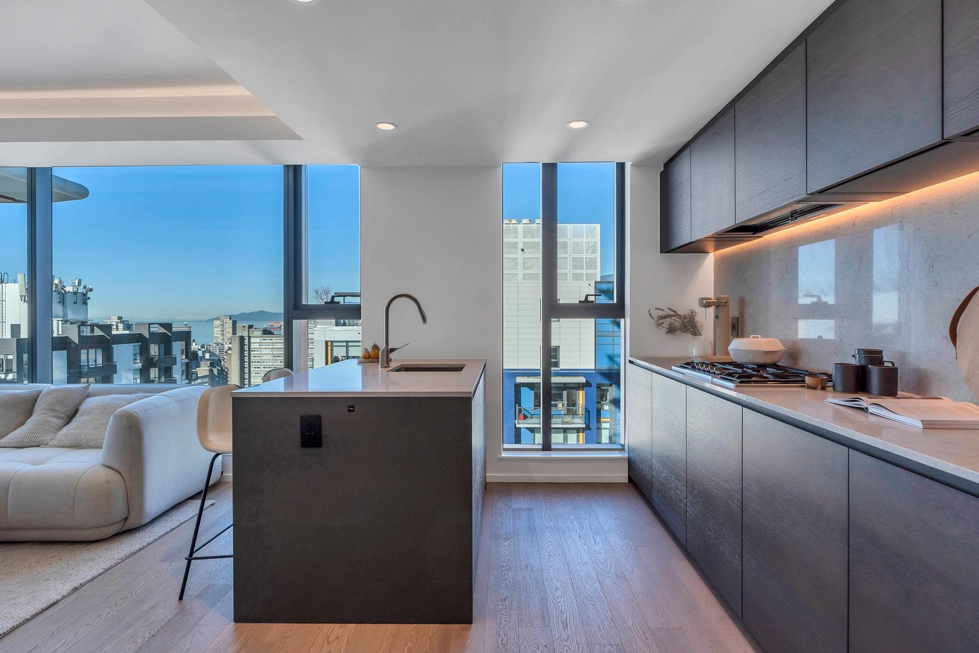 1102 - 1482 Robson Street, Vancouver, V6G 1B9 — photo 2