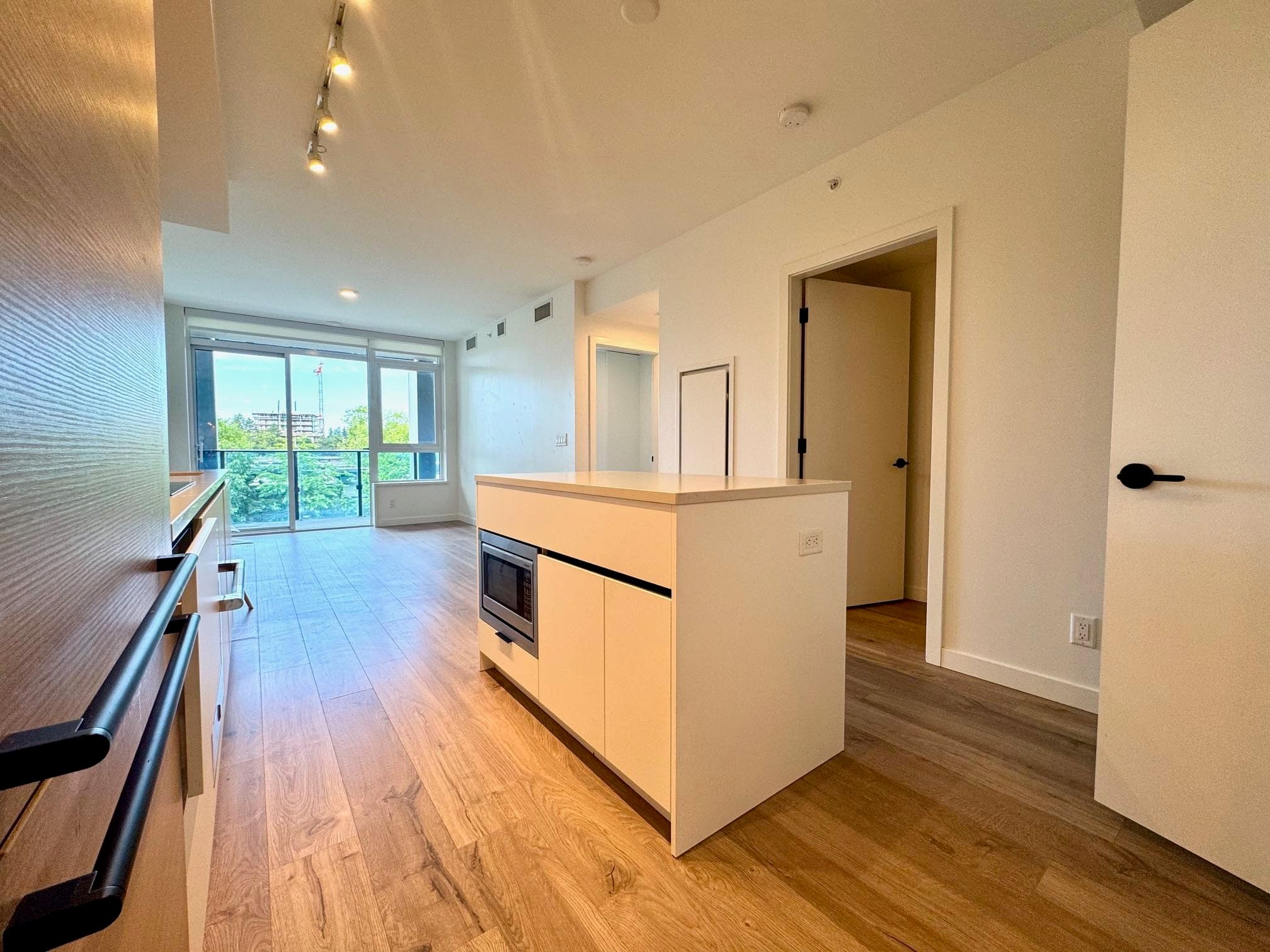612 - 10448 University Drive, Surrey, V3T 0S7 — photo 3