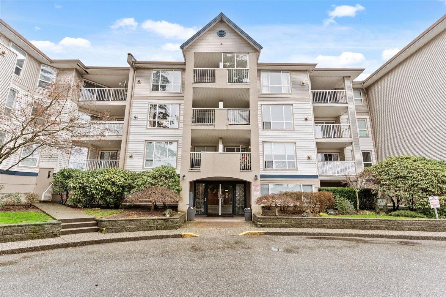 102 - 9165 Broadway Street, Chilliwack, V2P 7Z8 — photo 2