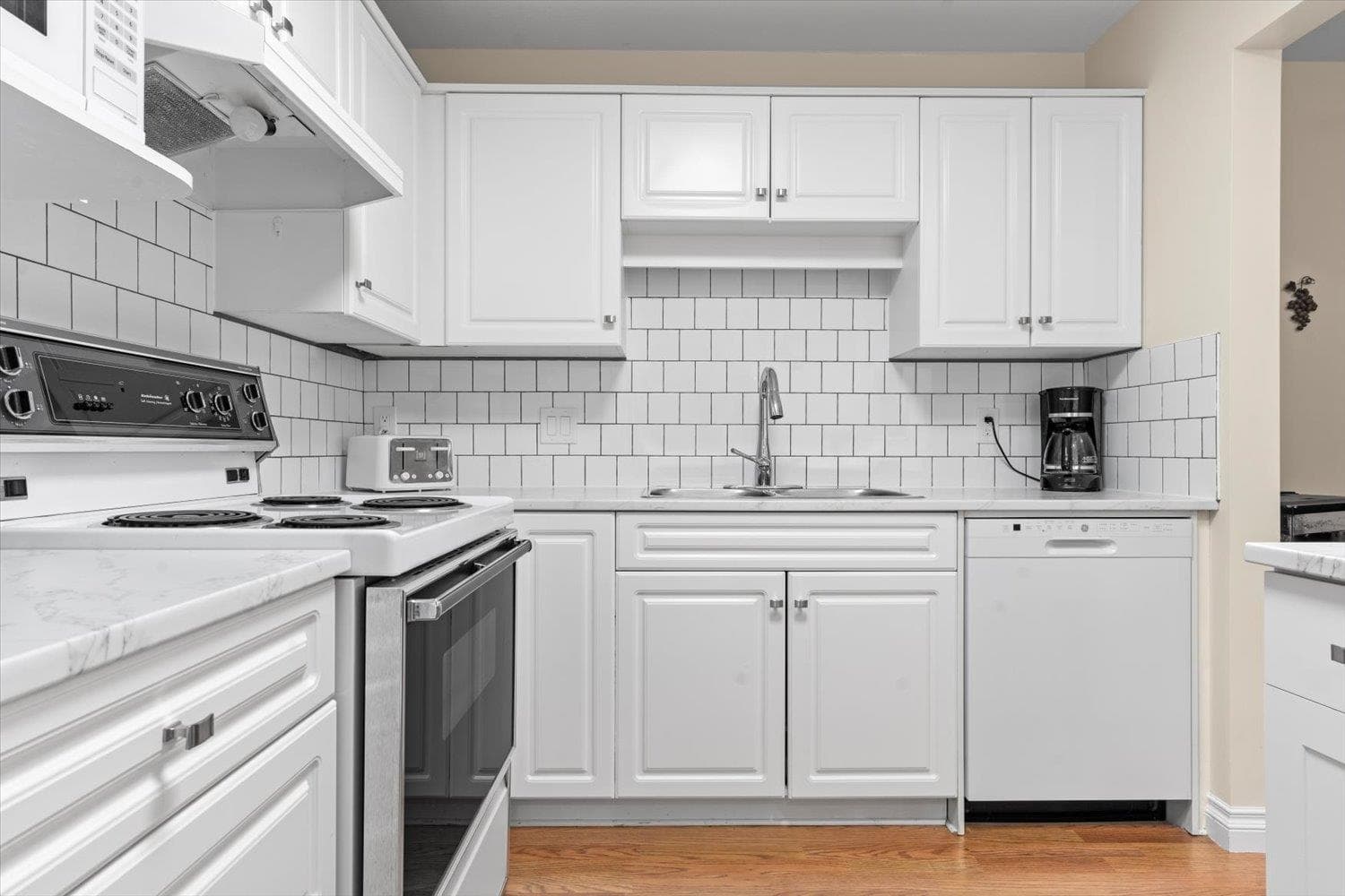 102 - 9165 Broadway Street, Chilliwack, V2P 7Z8 — photo 4