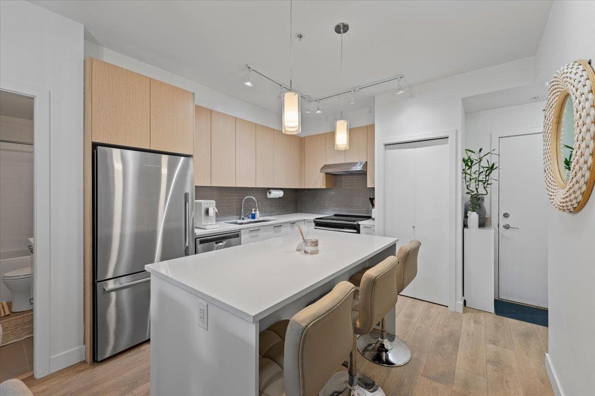 202 - 7809 209 Street, Langley, V2Y 3N6 — photo 2