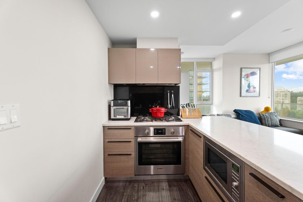 1106 - 6383 Mckay Avenue, Burnaby, V5H 0H8 — photo 3