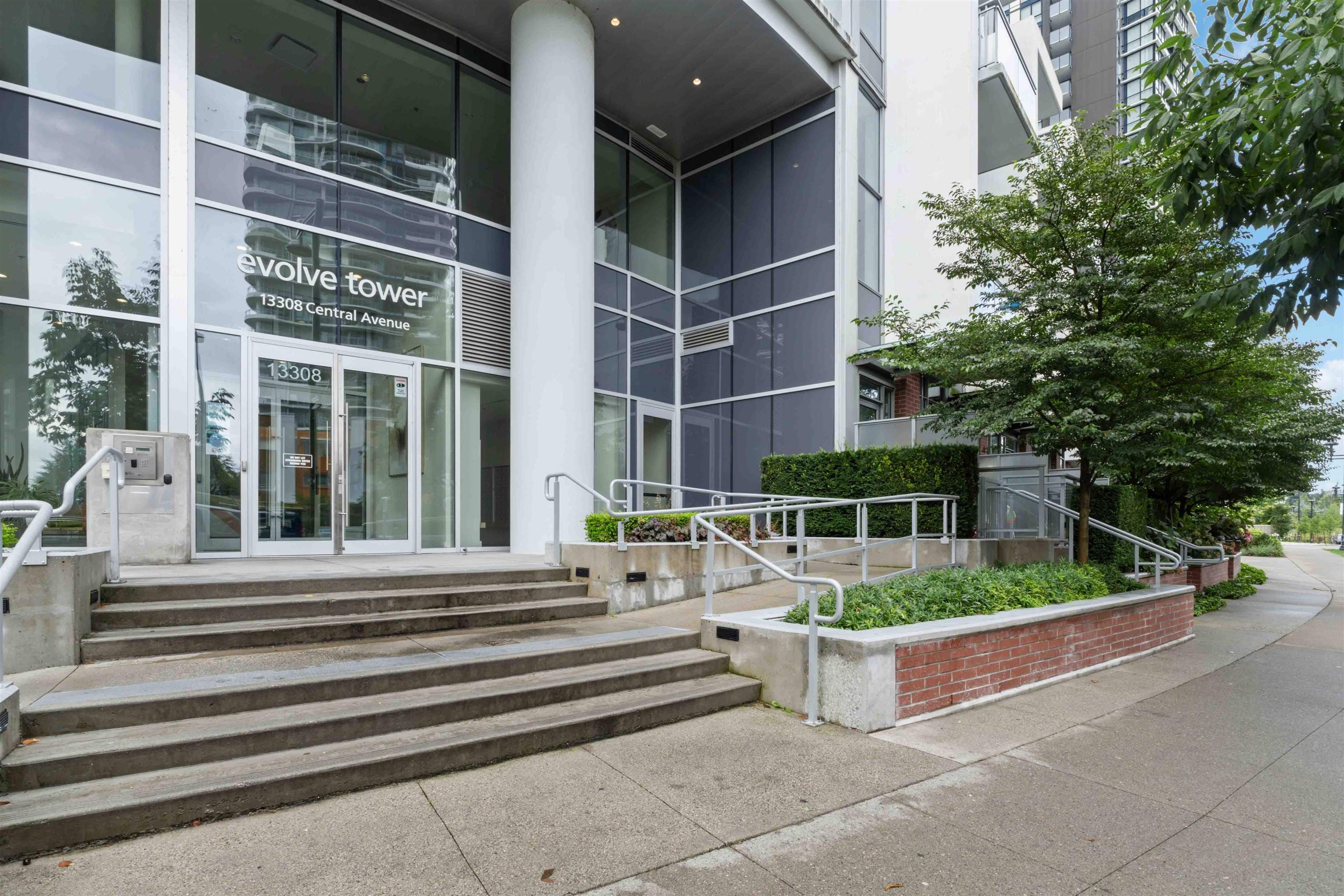 1310 - 13308 Central Avenue, Surrey, V3T 0M4 — photo 3
