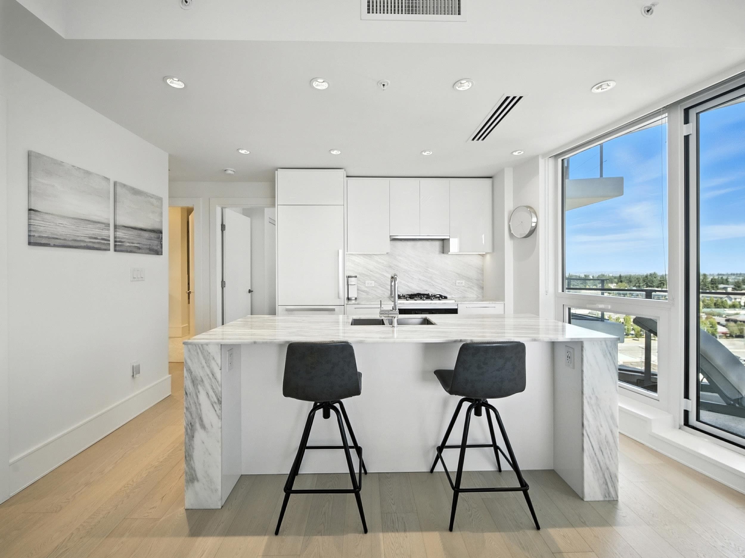 1604 - 1500 Martin Street, White Rock, V4B 0C2 — photo 2