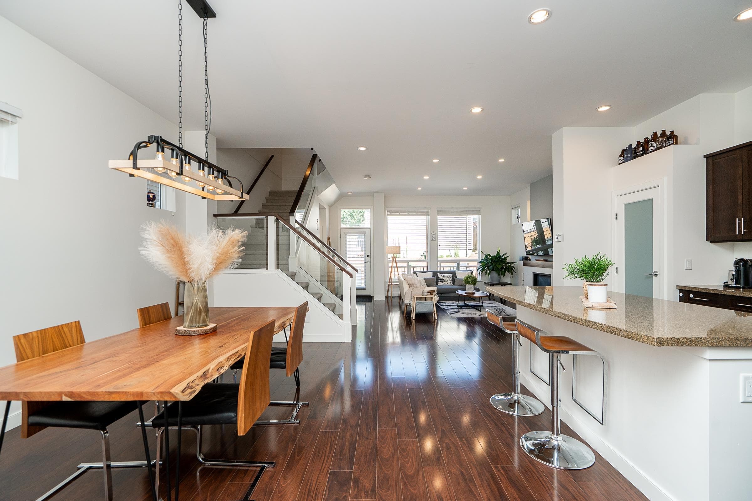 3381 Watkins Avenue, Coquitlam, V3E 0B3 — photo 3