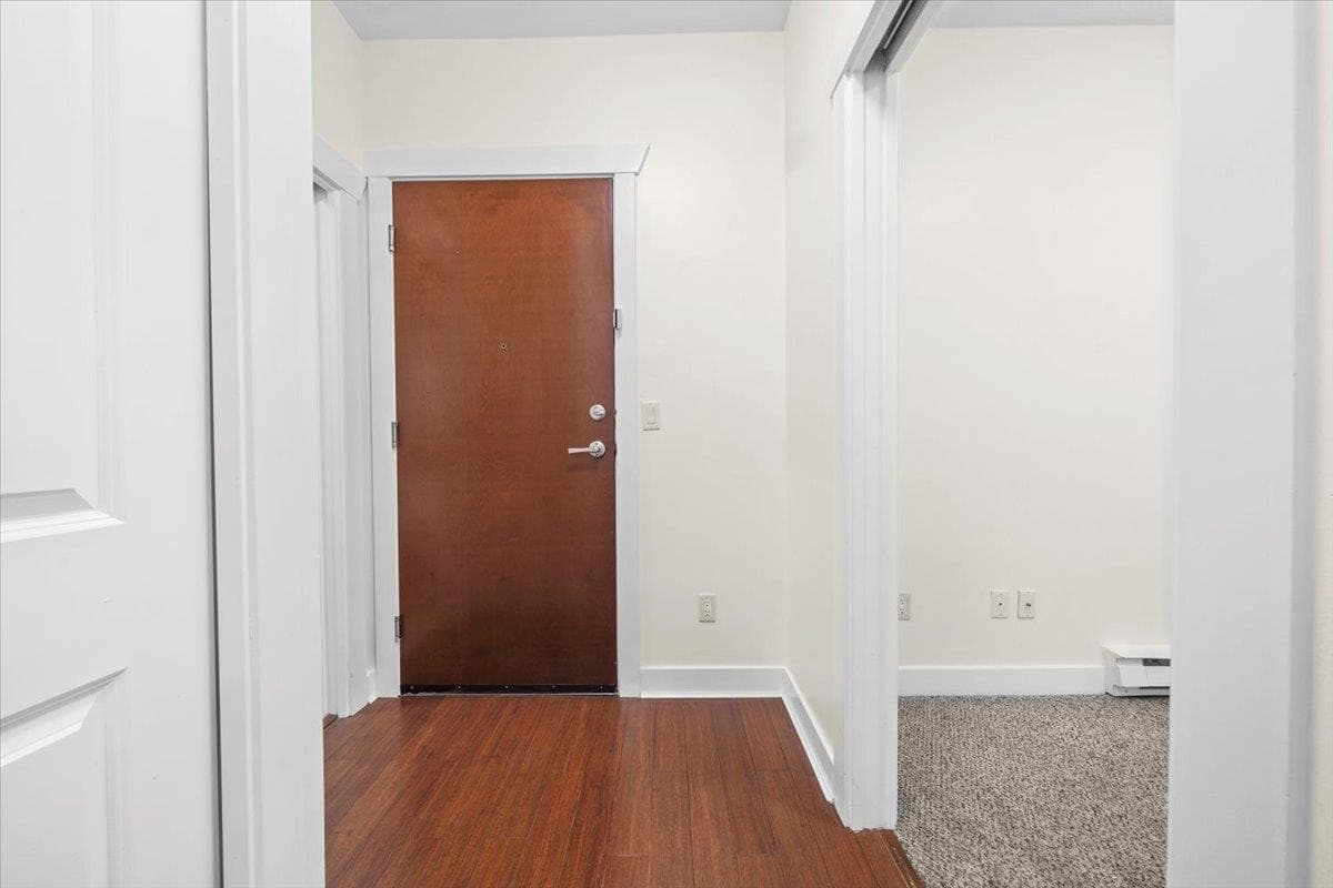 305 - 14333 104 Avenue, Surrey, V3T 0E1 — photo 2