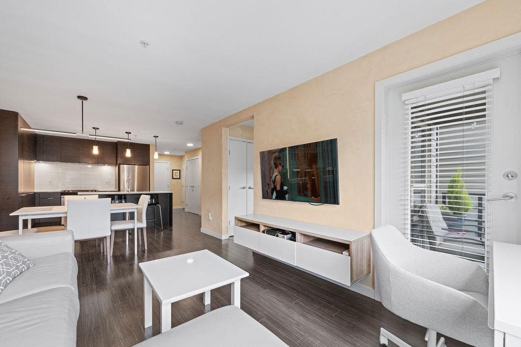 312 - 1679 Lloyd Avenue, Vancouver, V7P 0A9 — photo 2