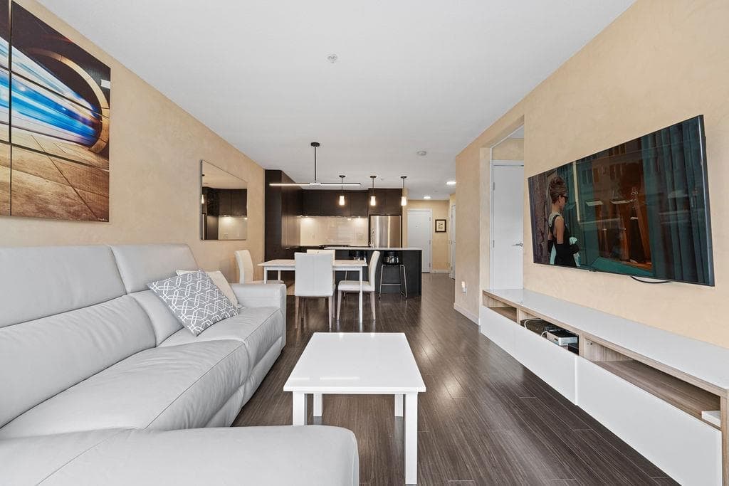 312 - 1679 Lloyd Avenue, Vancouver