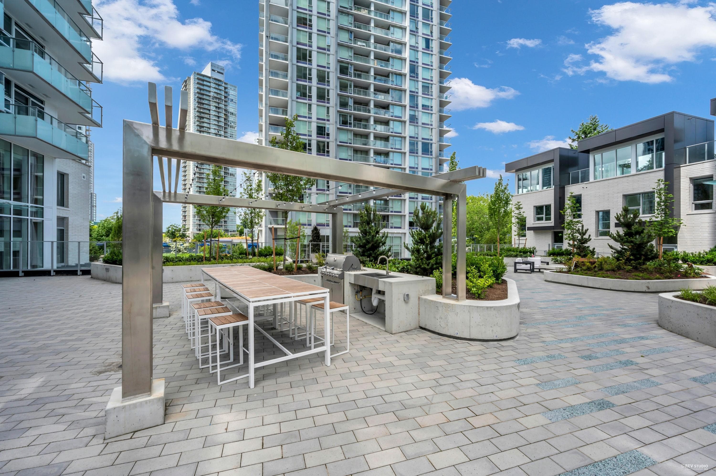 1606 - 13778 100 Avenue, Surrey, V3T 0V3 — photo 2
