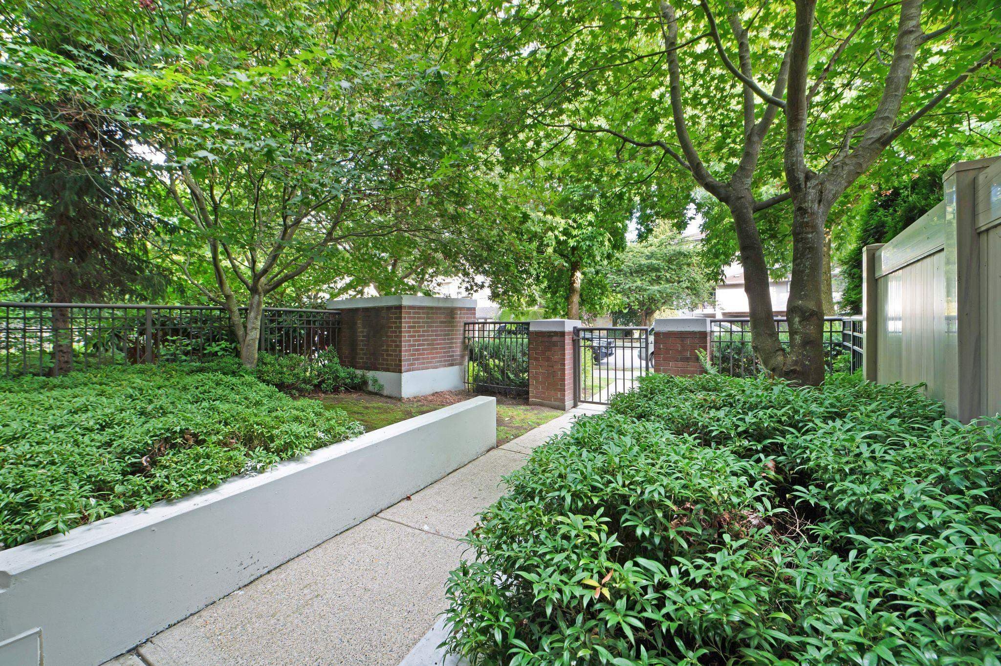 7061 17th Avenue, Burnaby, V3N 1K6 — photo 3