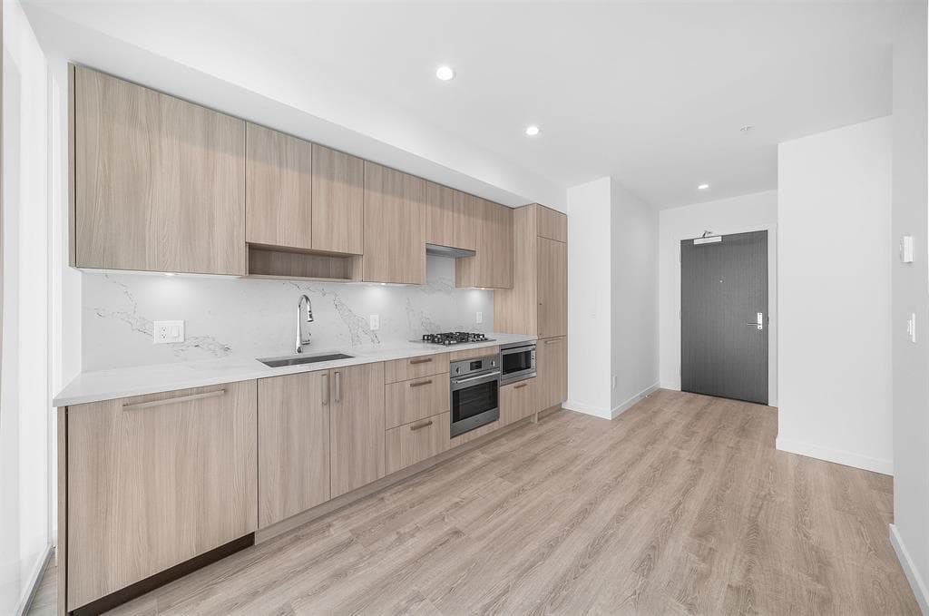 1314 - 13350 Central Avenue, Surrey, V3T 0S1 — photo 4