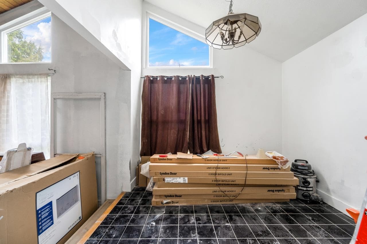15128 96 Avenue, Surrey, V3R 1E9 — photo 5