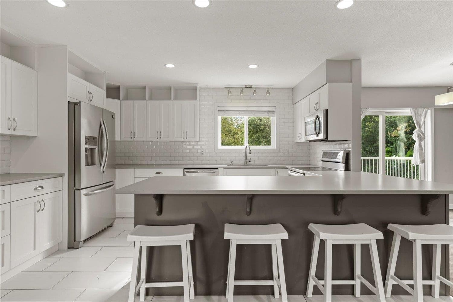 6532 Dayton Drive, Chilliwack, V2R 1V2 — photo 3