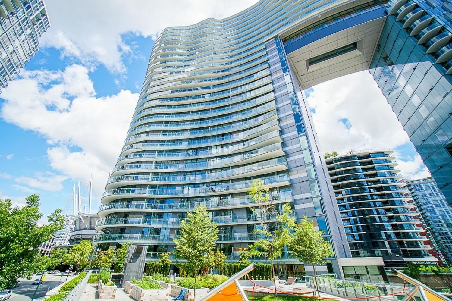 203 - 89 Nelson Street, Vancouver, V6Z 0E7 — photo 2