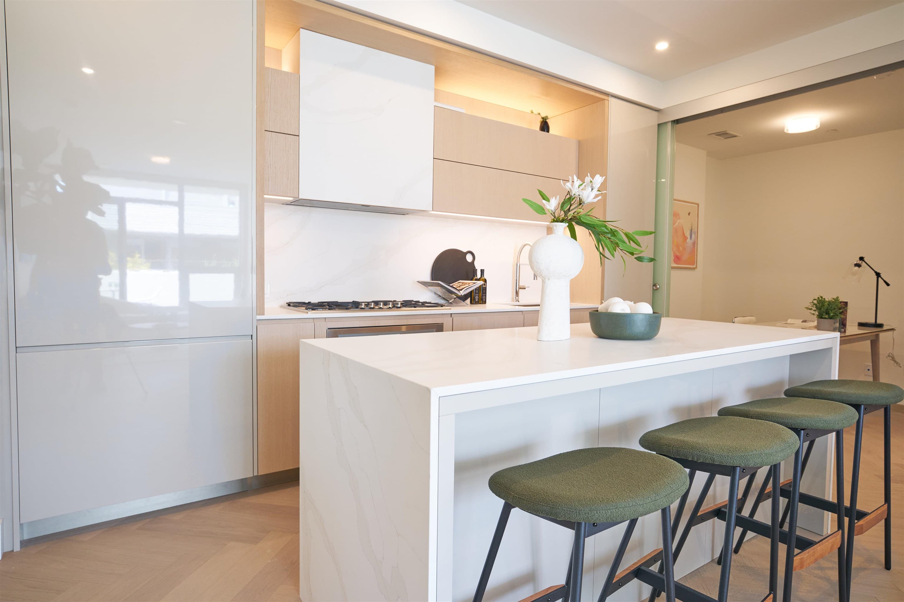 208 - 1342 Johnston Road, White Rock, V4B 0C7 — photo 5