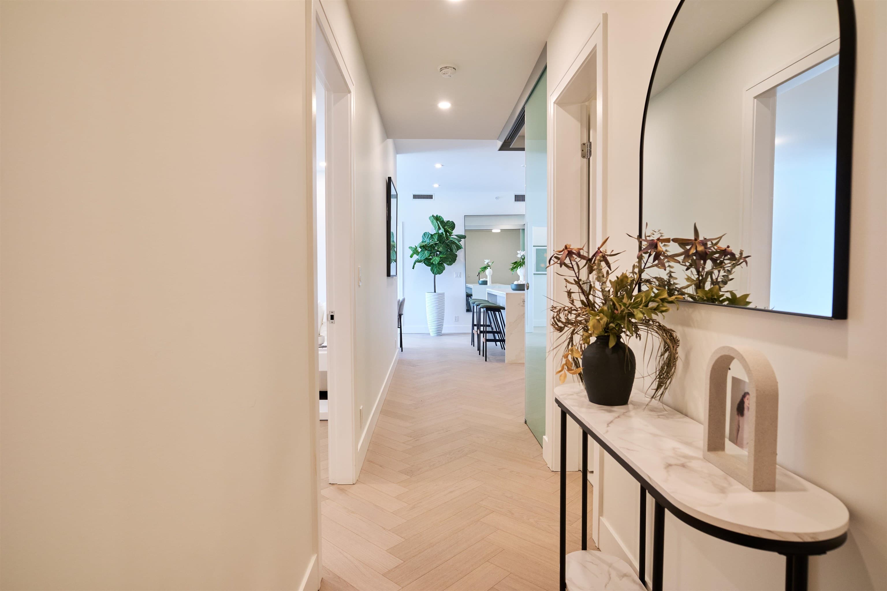 208 - 1342 Johnston Road, White Rock, V4B 0C7 — photo 4