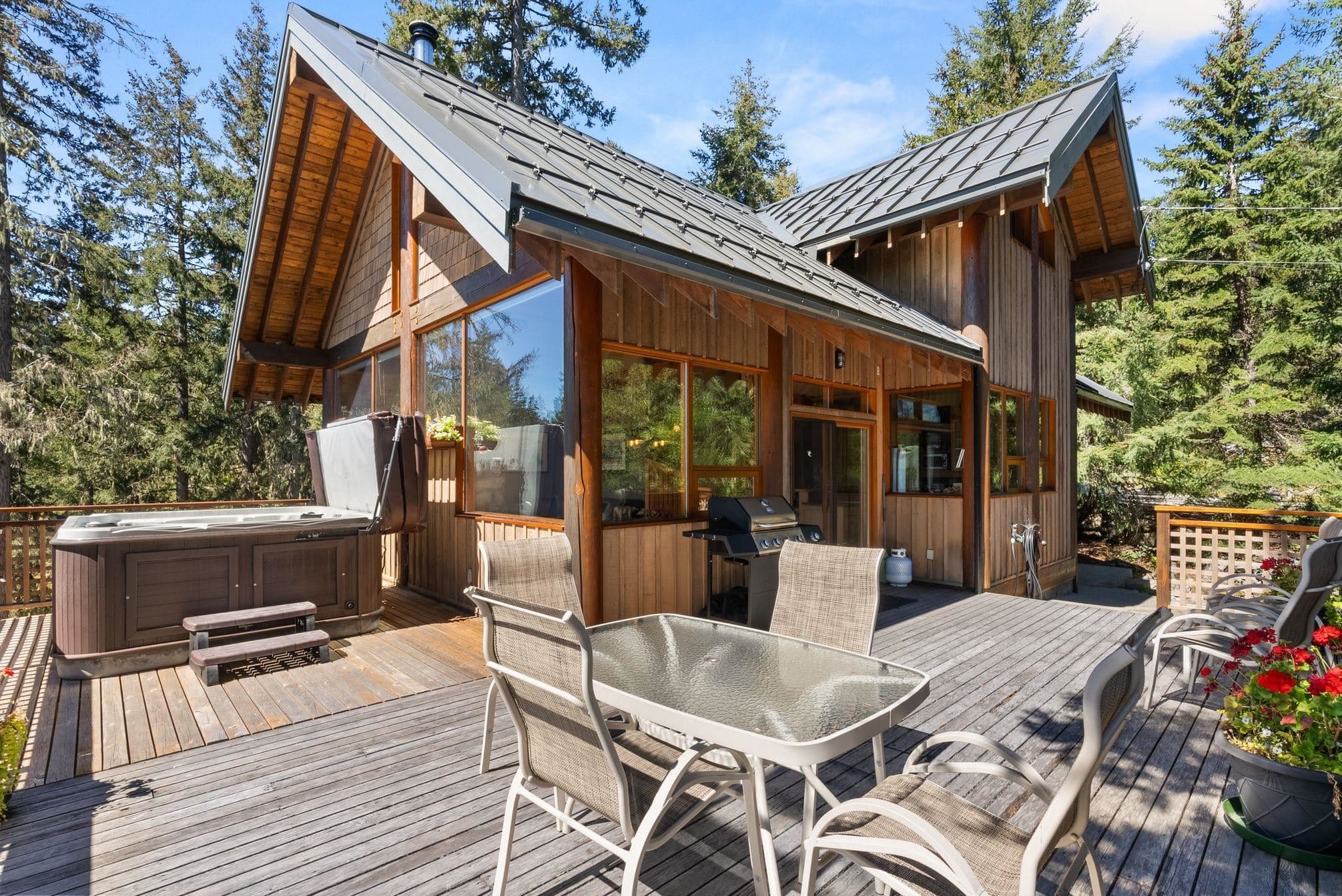 9551 Emerald Drive, Whistler, V8E 0G5 — photo 2