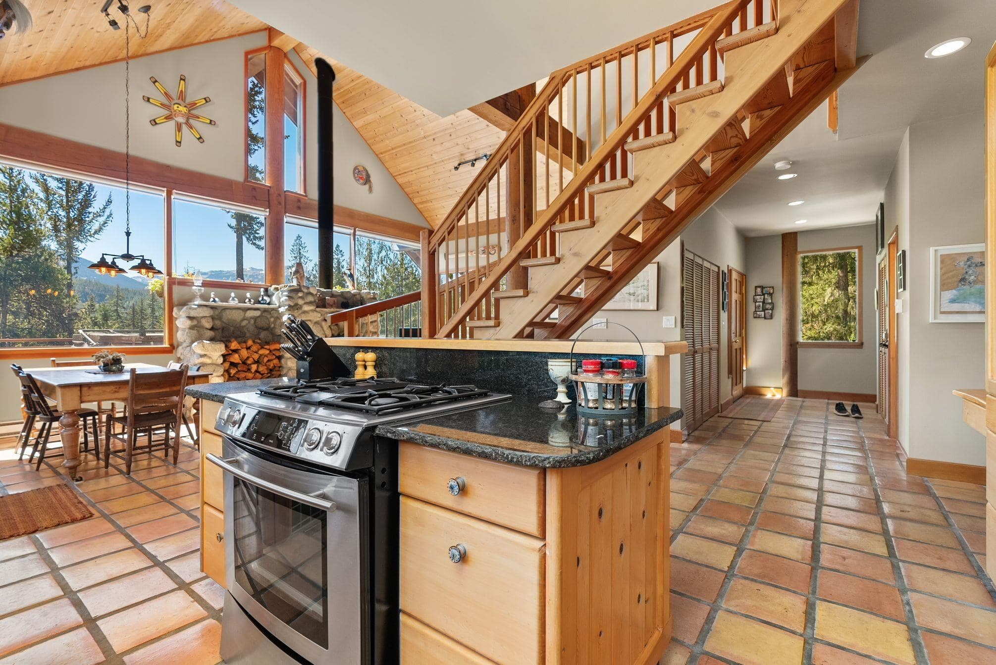 9551 Emerald Drive, Whistler, V8E 0G5 — photo 5