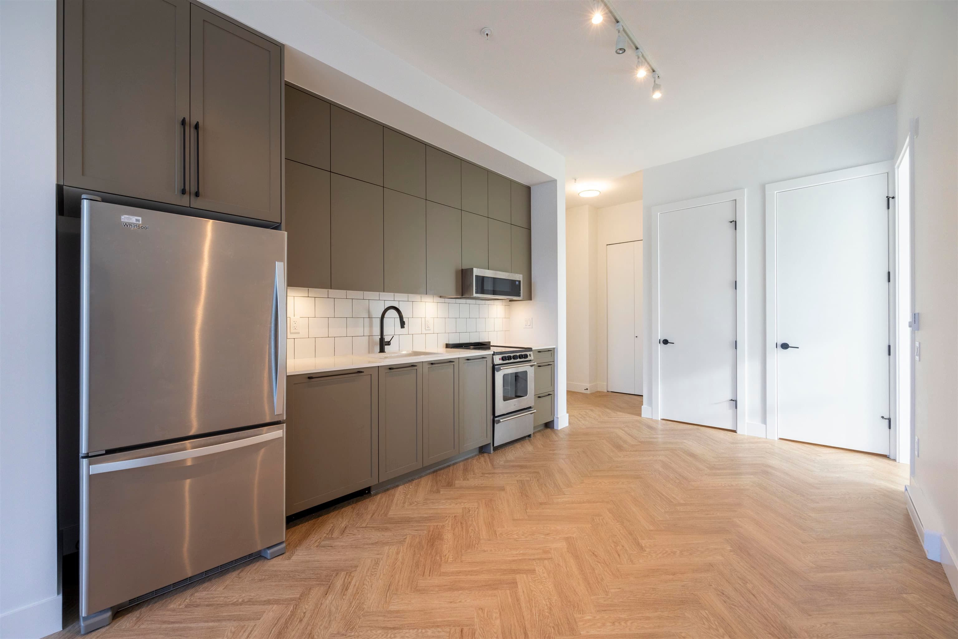 405 - 13933 105 Boulevard, Surrey, V3T 0R6 — photo 4